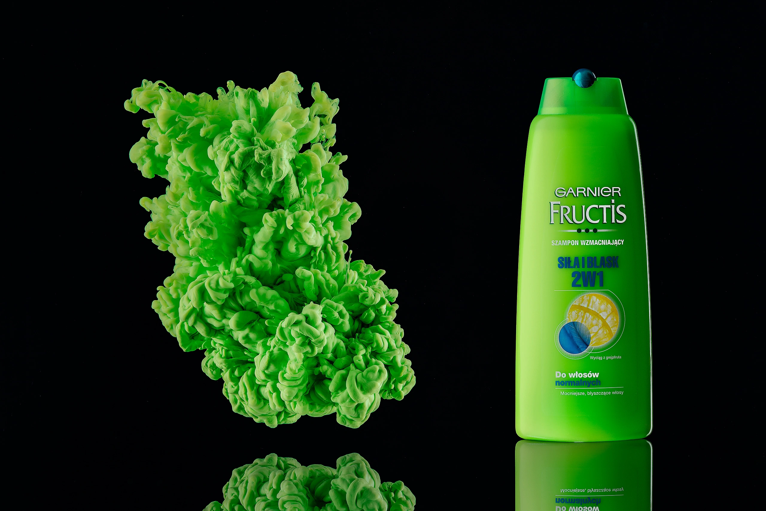 ecommerce product photography for green shampoo